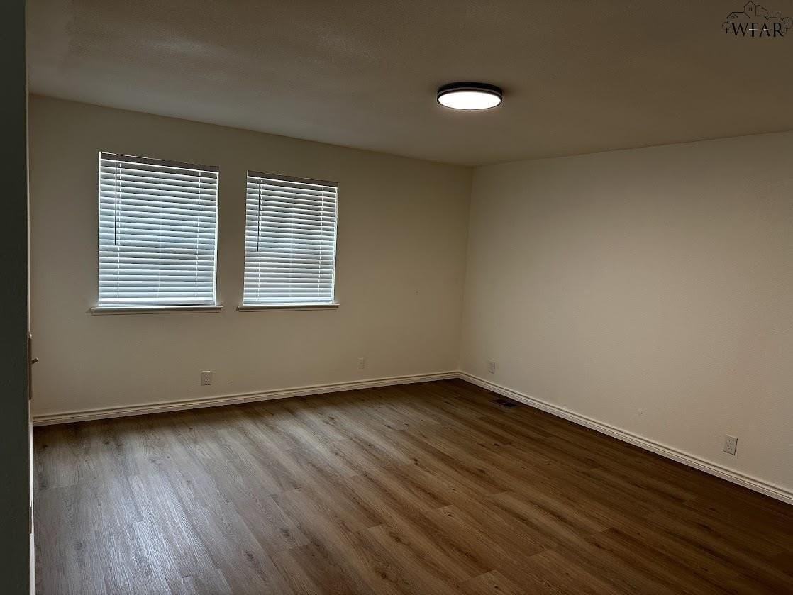 4658 Briarwood Dr - Photo 3 of 12