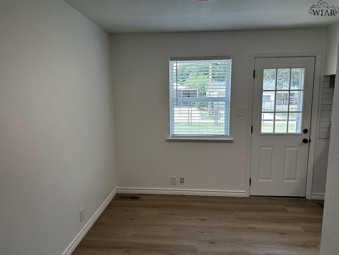 4658 Briarwood Dr - Photo 6 of 12