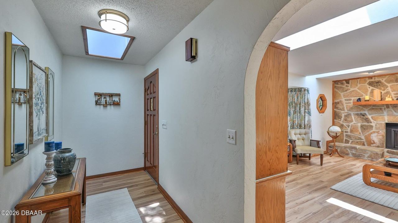 1807 Lindbergh Ln - Photo 6 of 50