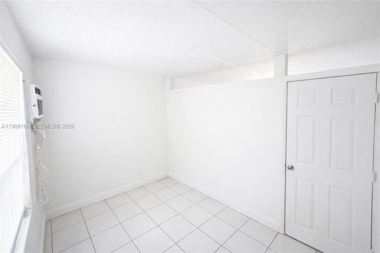 4080 N Dixie Hwy - Photo 7 of 8