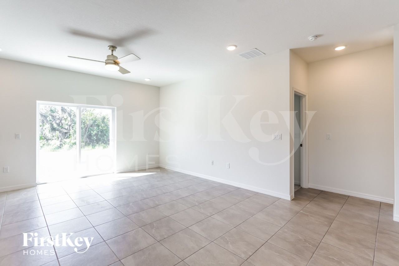 340 Corbel Ln - Photo 6 of 16