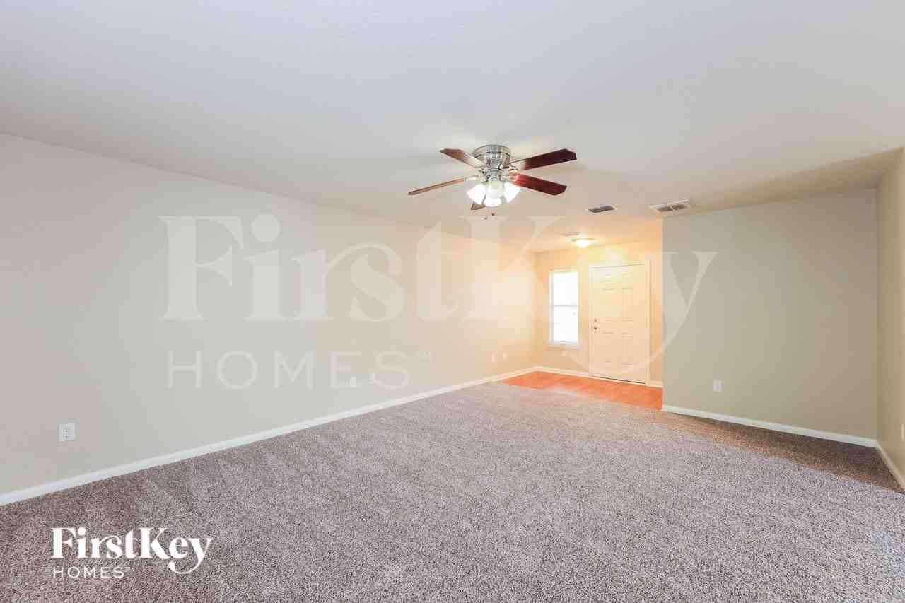 5831 Forest Cyn - Photo 5 of 17