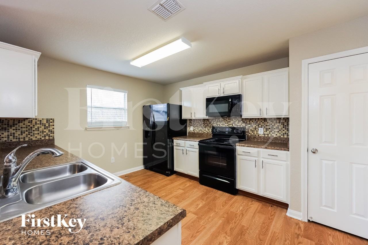 5831 Forest Cyn - Photo 7 of 17