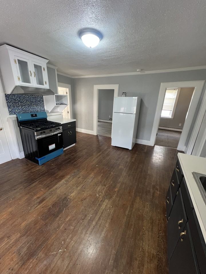 52 Harrison Ave #2 - Photo 7 of 8