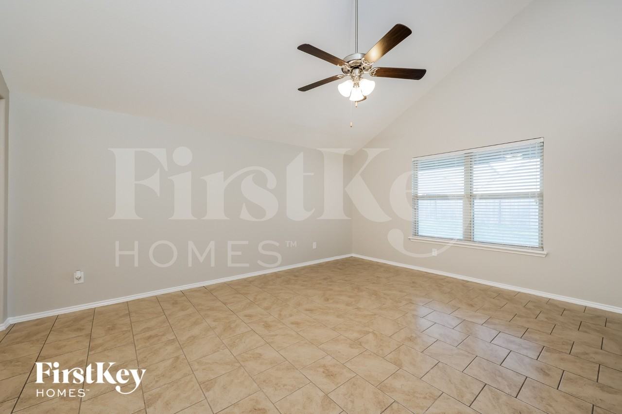 2710 Baldy Rd - Photo 4 of 16