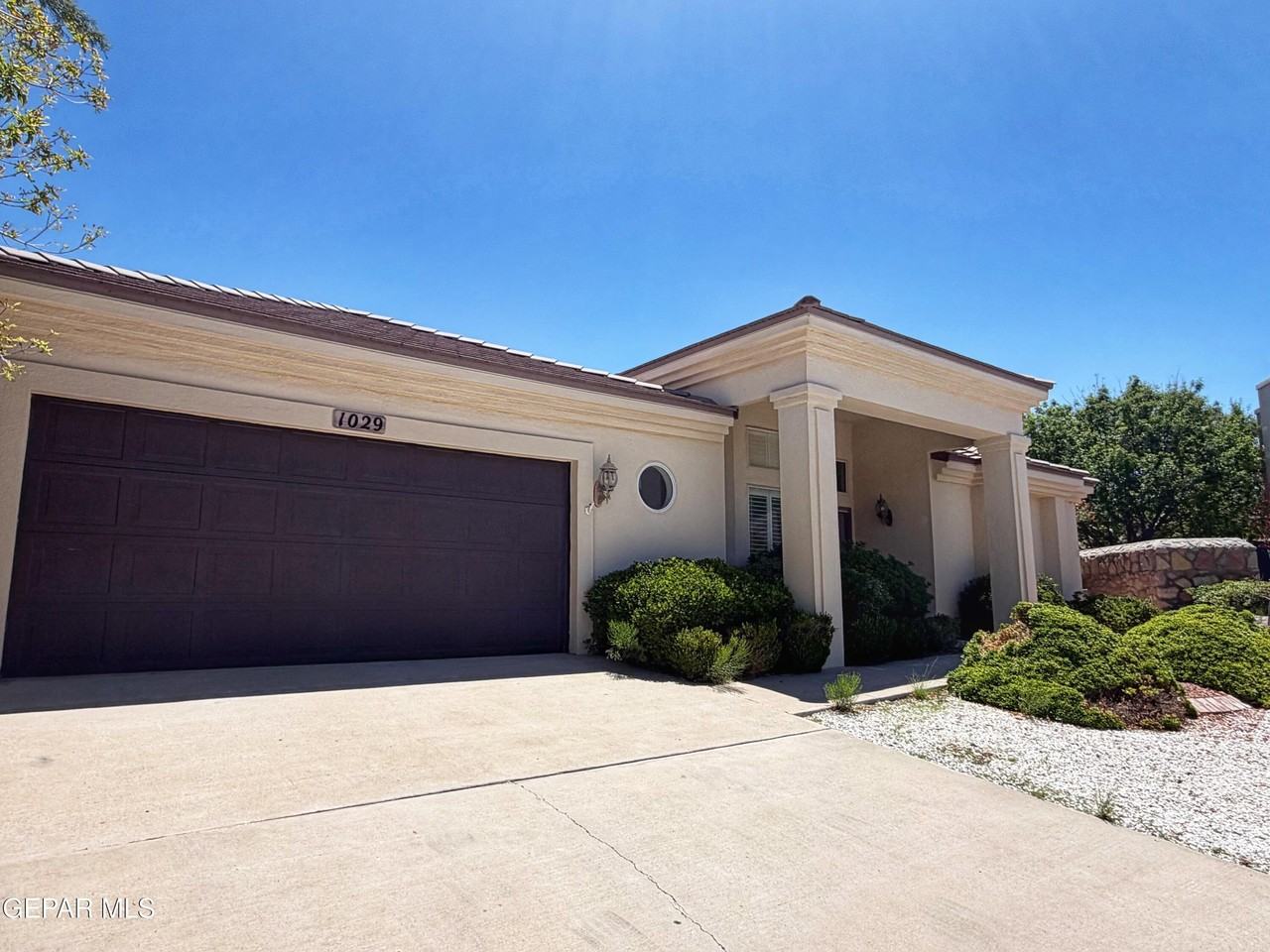 1029 Granite Trail Ct - Photo 2 of 5