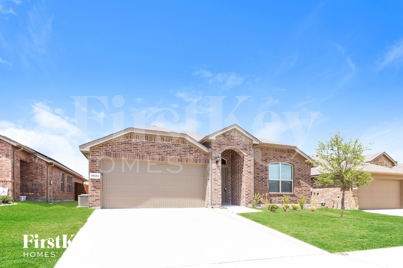 4624 Corktree Ln - Photo 2 of 16
