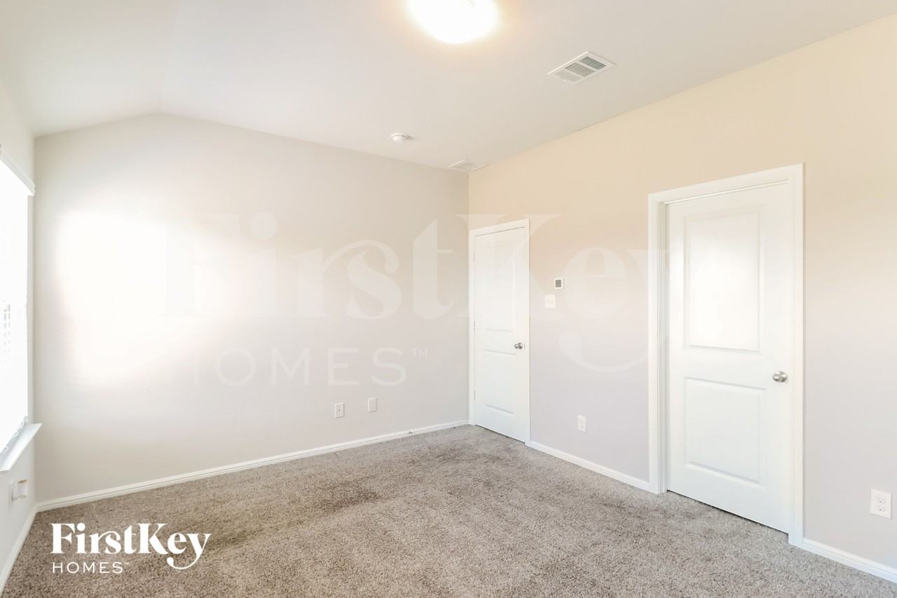 4624 Corktree Ln - Photo 7 of 16