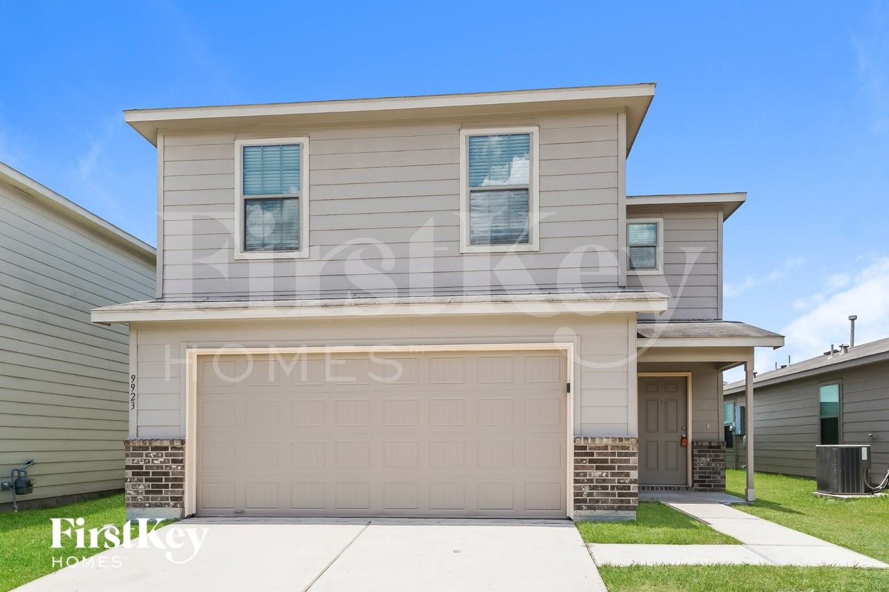 9923 Sanders Rose Ln