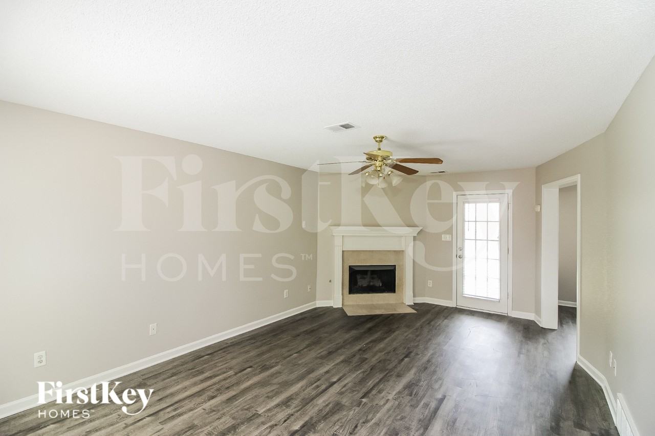 11626 Millwind Dr - Photo 2 of 15