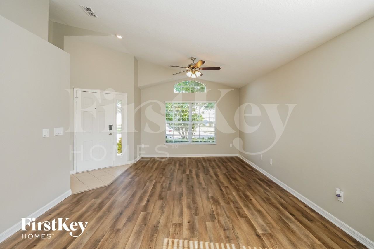2424 Deer Creek Blvd - Photo 3 of 17