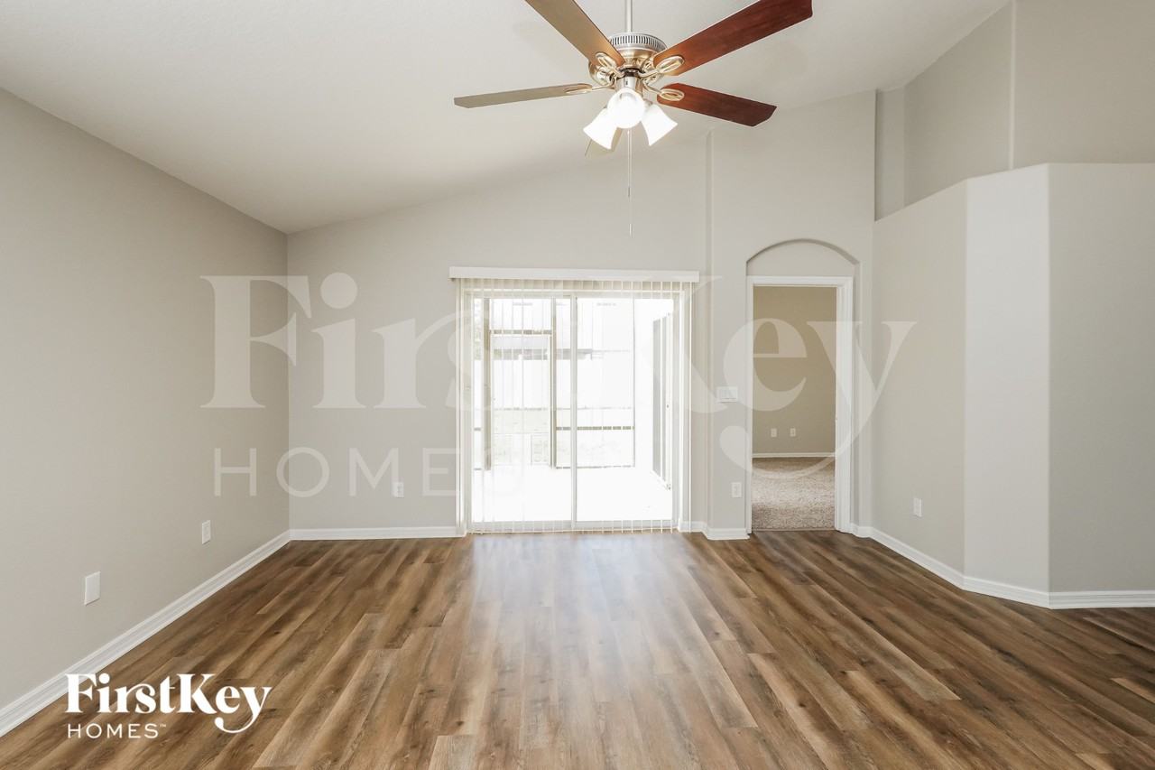 2424 Deer Creek Blvd - Photo 4 of 17