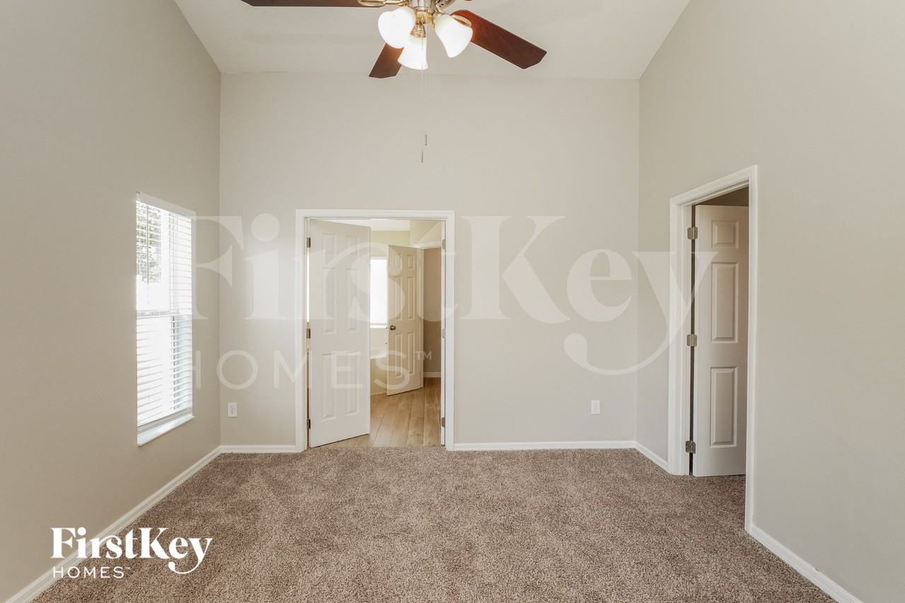 2424 Deer Creek Blvd - Photo 6 of 17