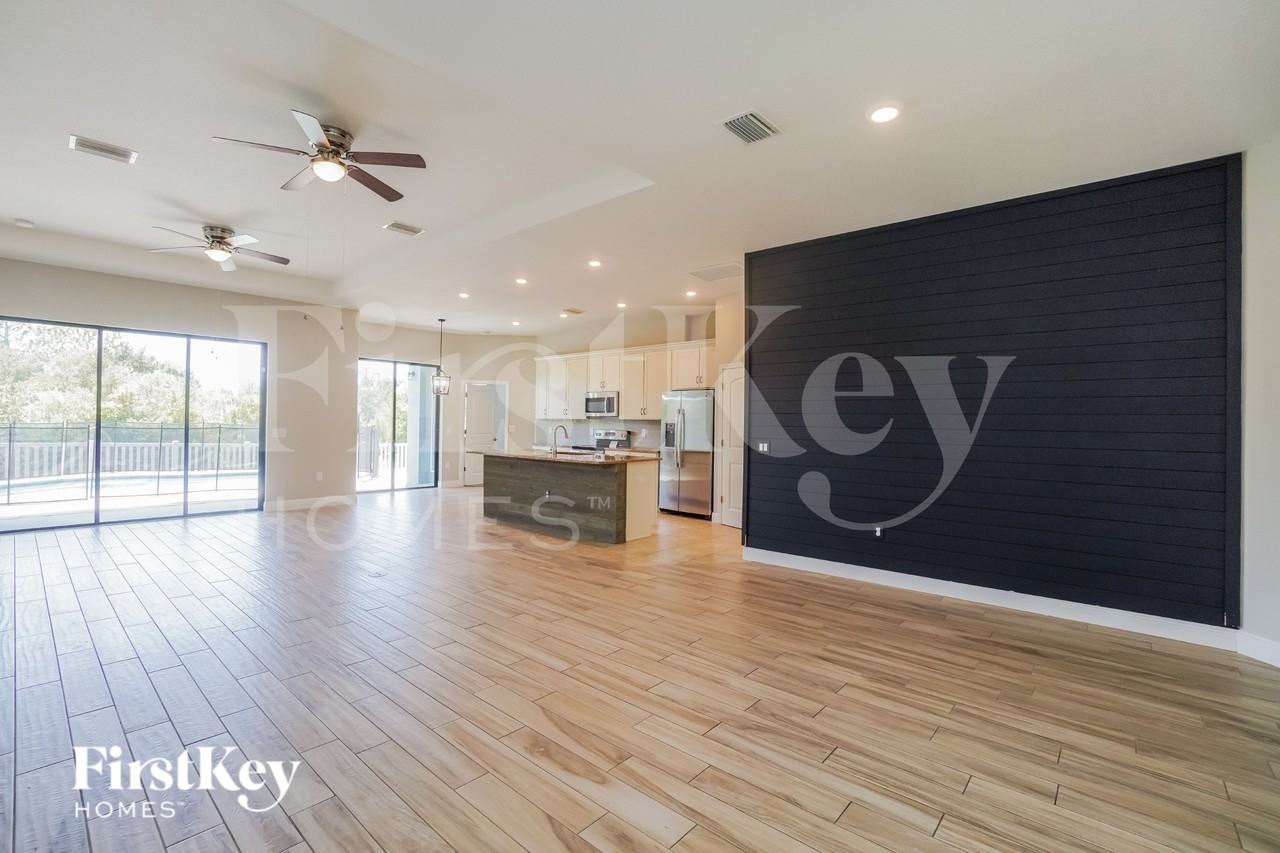 12414 Drakefield Dr - Photo 2 of 16