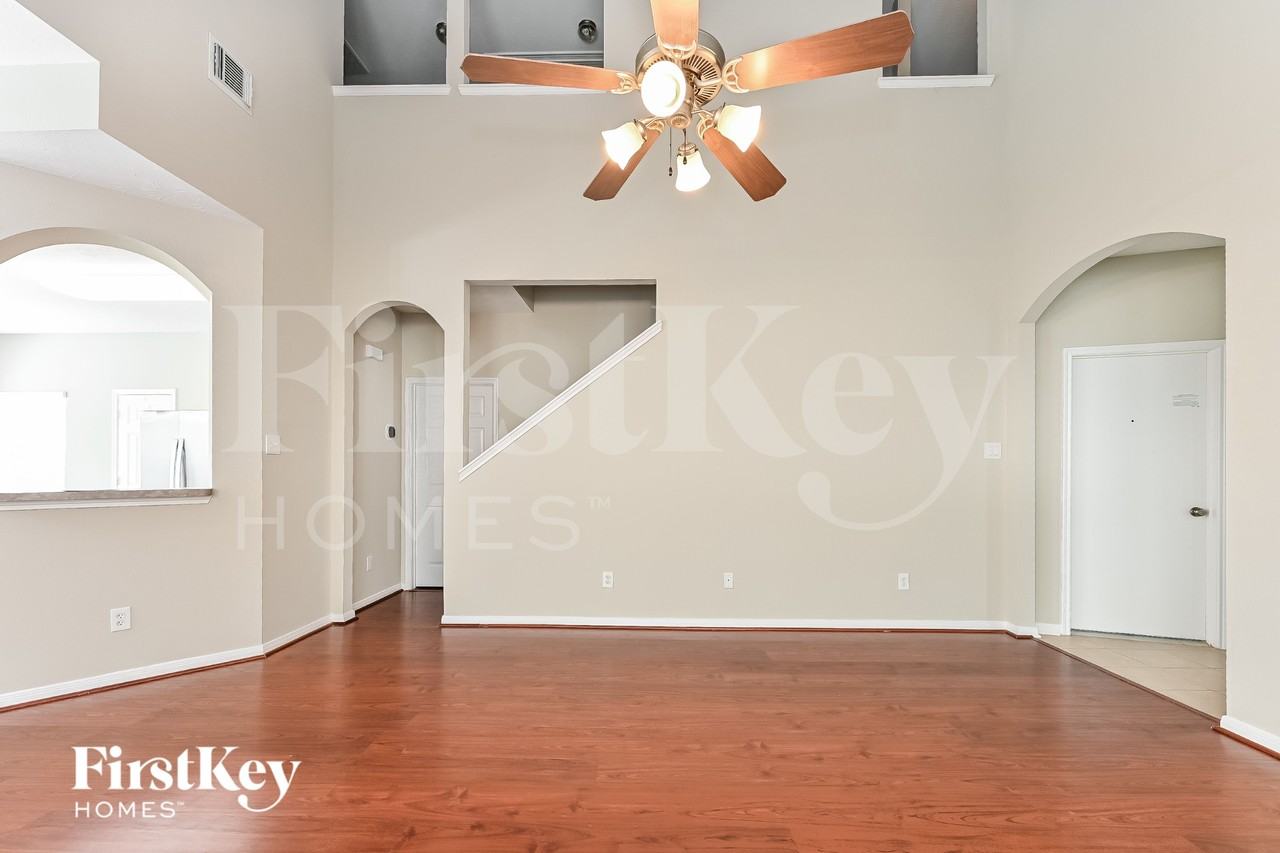 12923 Palm Leaf Ct - Photo 3 of 15