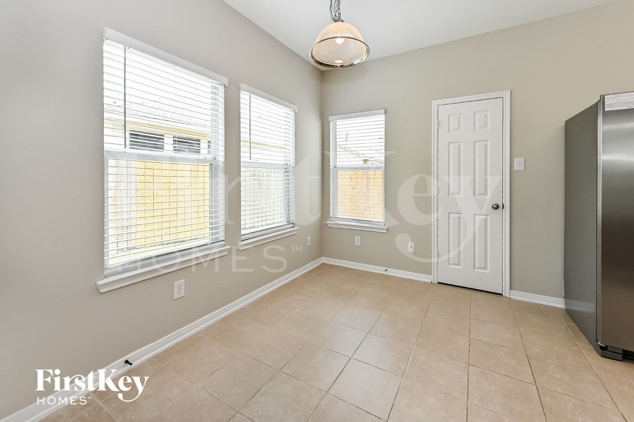 12923 Palm Leaf Ct - Photo 5 of 15