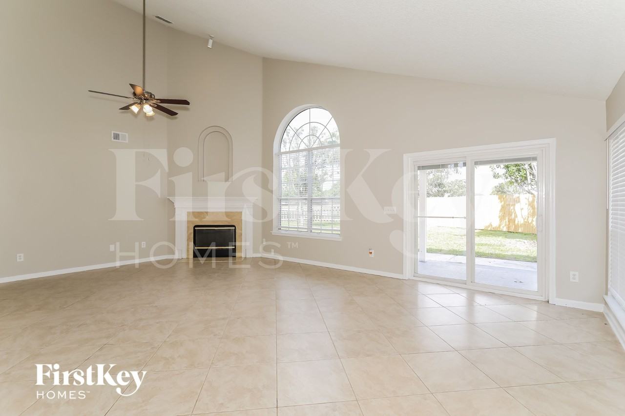 586 Timber Trace Ct - Photo 4 of 15