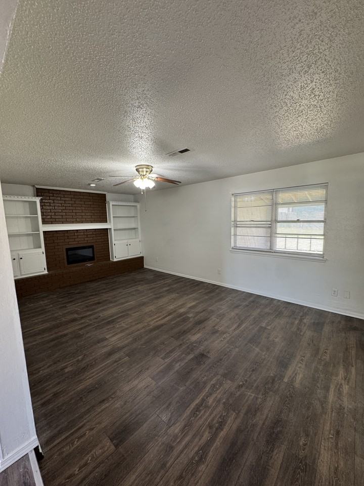 401 S Morgan Dr #1 - Photo 5 of 11