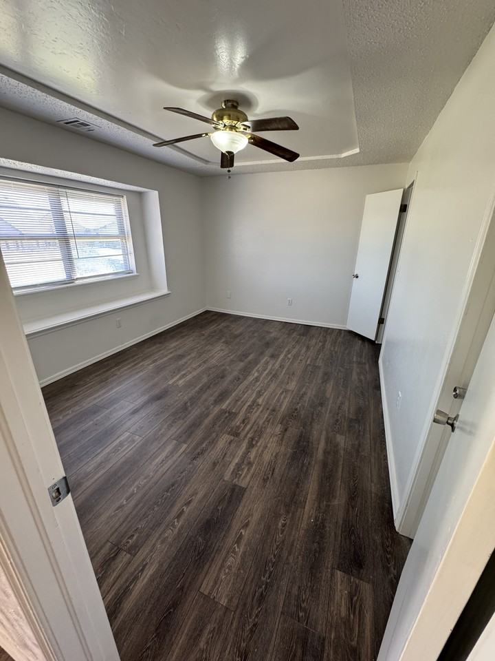 401 S Morgan Dr #1 - Photo 6 of 11