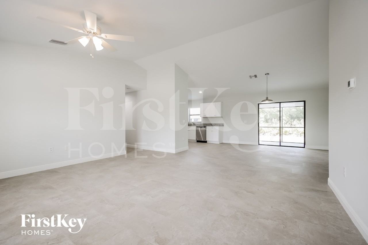 2506 63rd St W - Photo 2 of 16