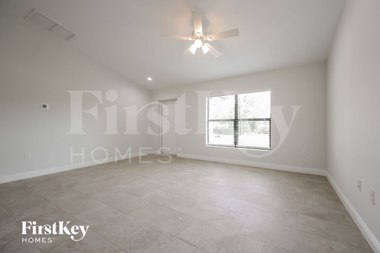 2506 63rd St W - Photo 3 of 16