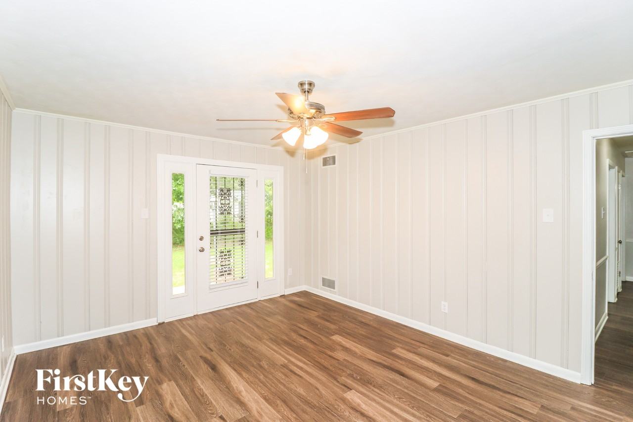 1781 Dorrie Ln - Photo 3 of 15