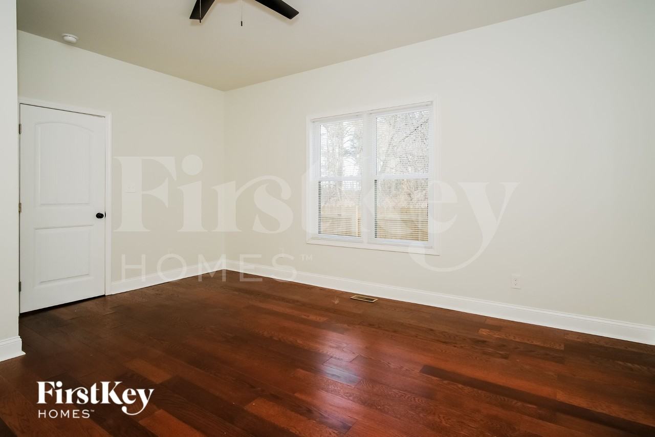 123 E End Ave - Photo 2 of 15