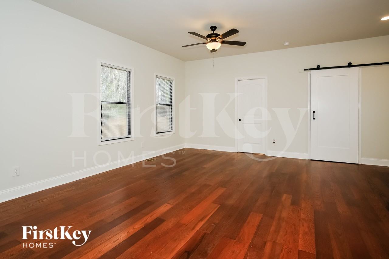 123 E End Ave - Photo 3 of 15