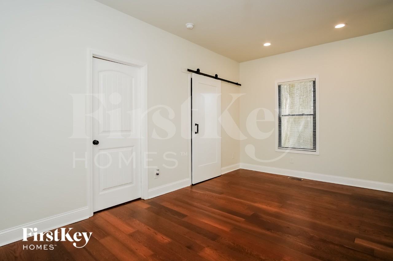 123 E End Ave - Photo 4 of 15