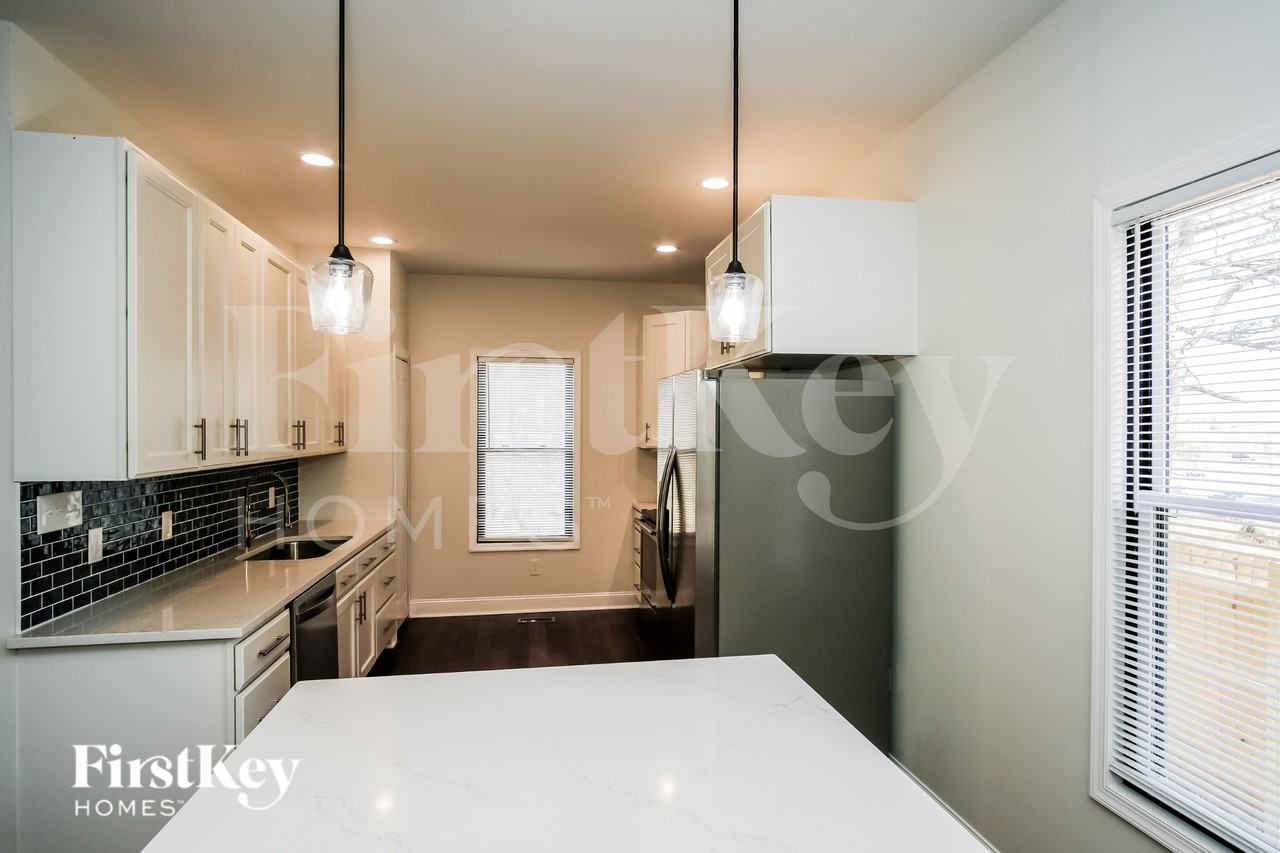 123 E End Ave - Photo 5 of 15