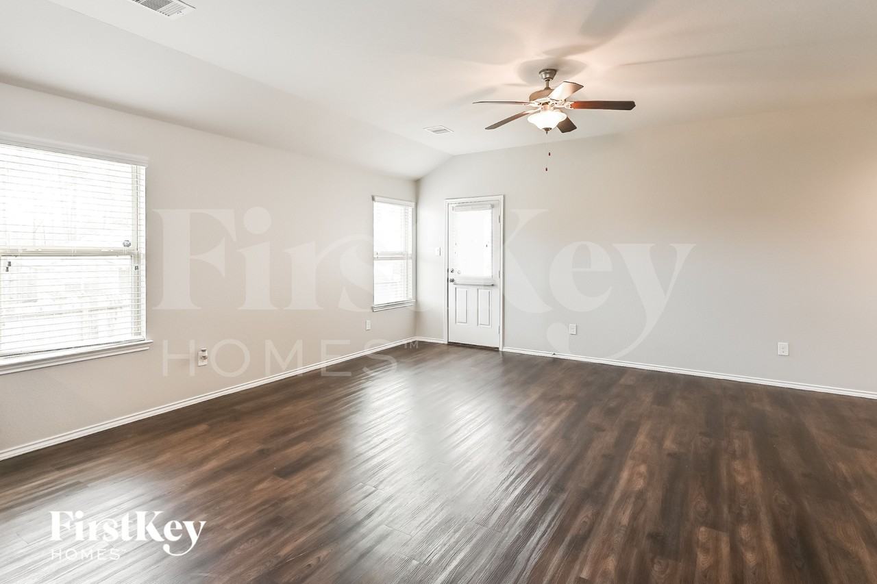 14005 Lake Crescent Dr - Photo 2 of 19