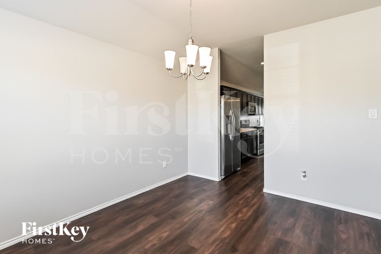 14005 Lake Crescent Dr - Photo 5 of 19