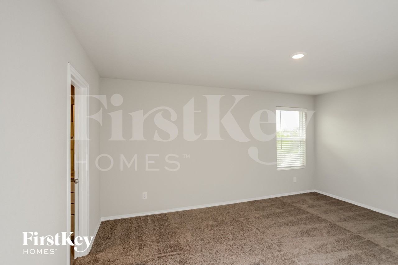 6441 Cotton Rdg - Photo 6 of 16