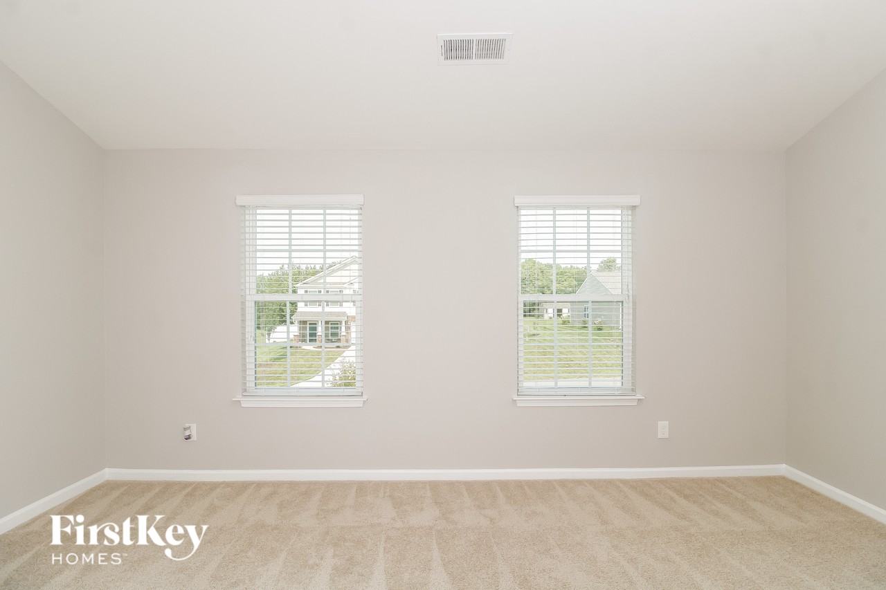 227 Sawyer Ln N - Photo 6 of 15