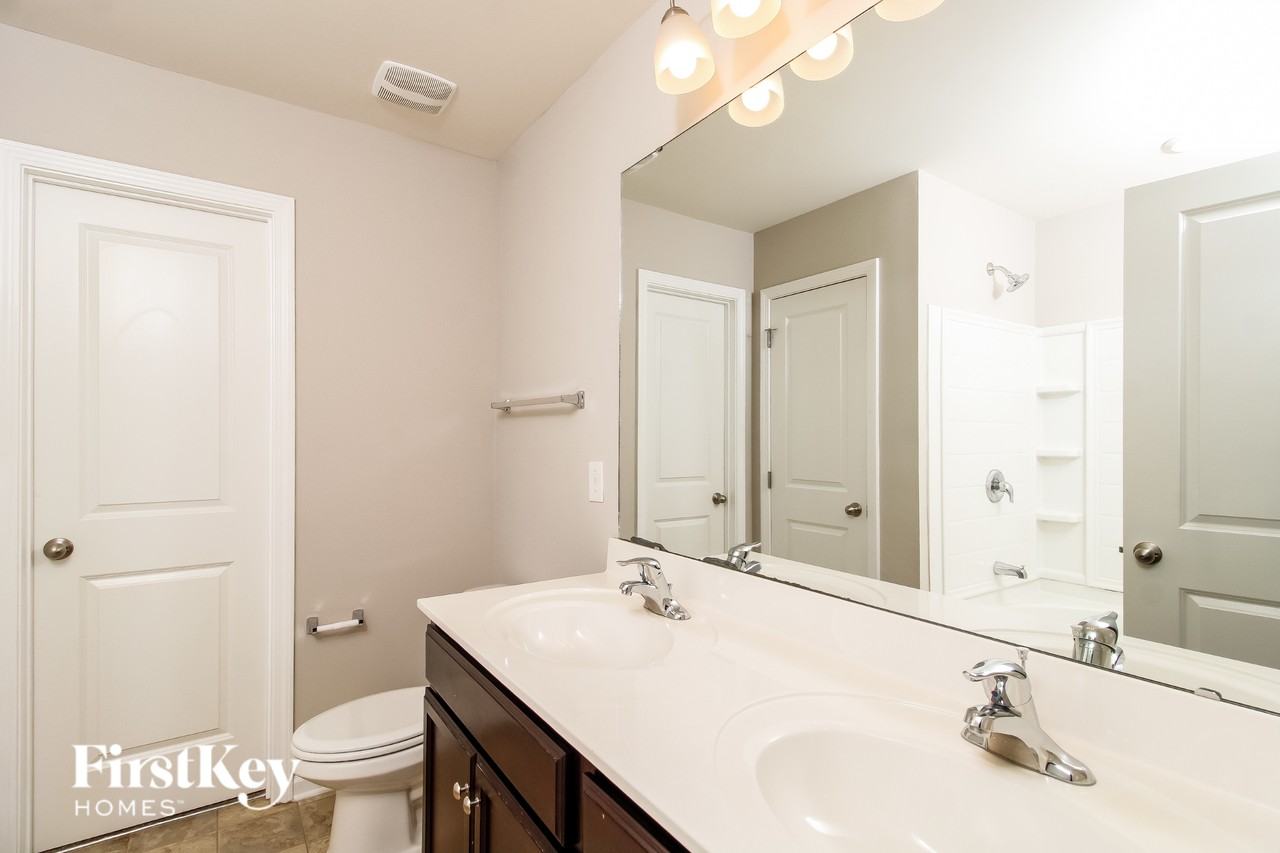 227 Sawyer Ln N - Photo 7 of 15