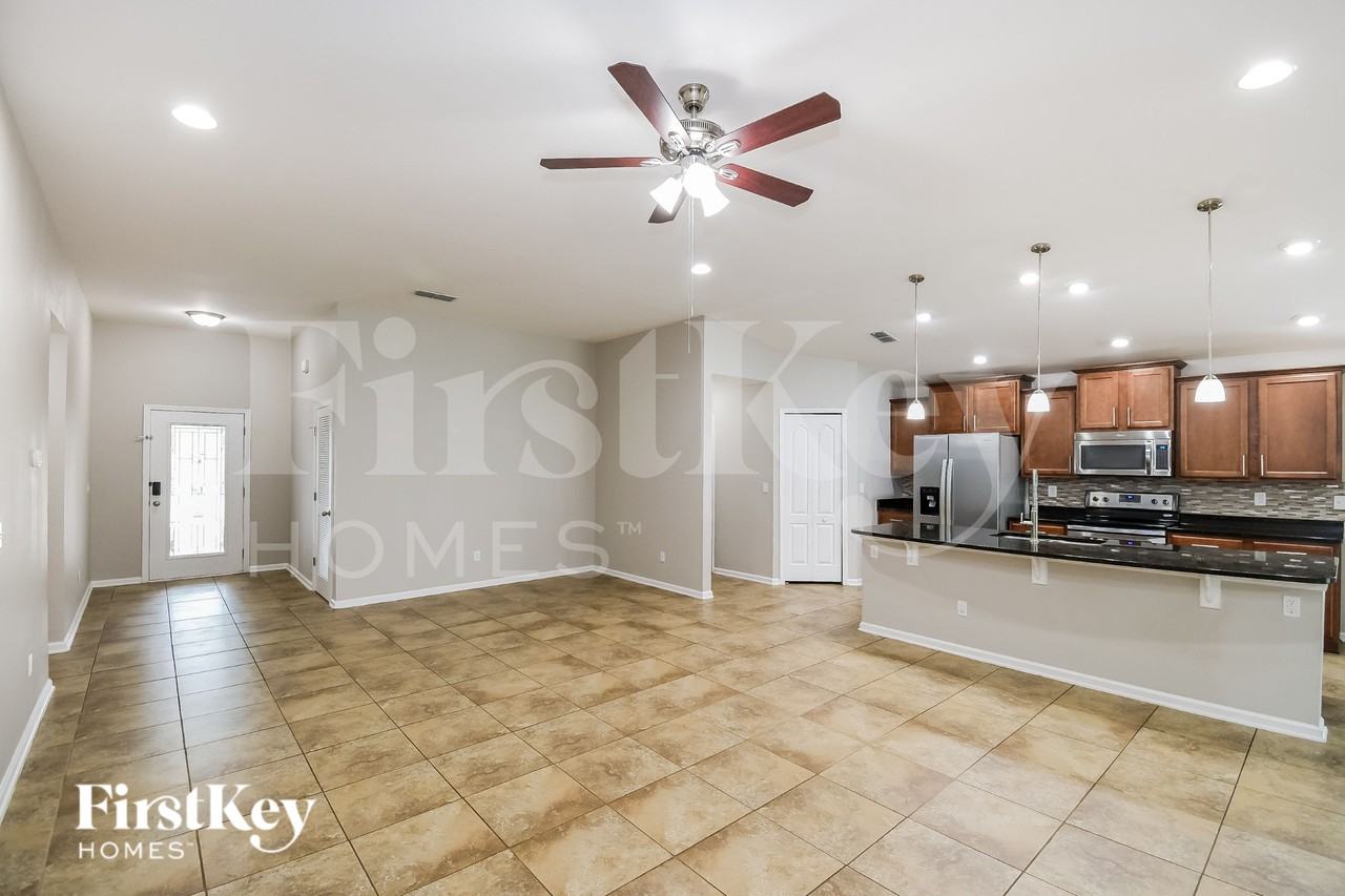 16126 Dowing Creek Dr - Photo 2 of 16