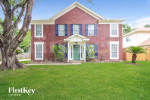 featured image of 4004 Ashwood Dr