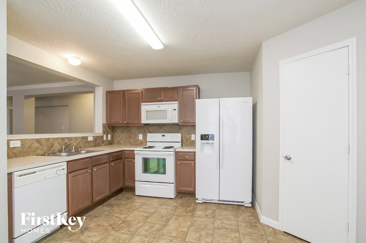 3043 Legends York Dr - Photo 5 of 15