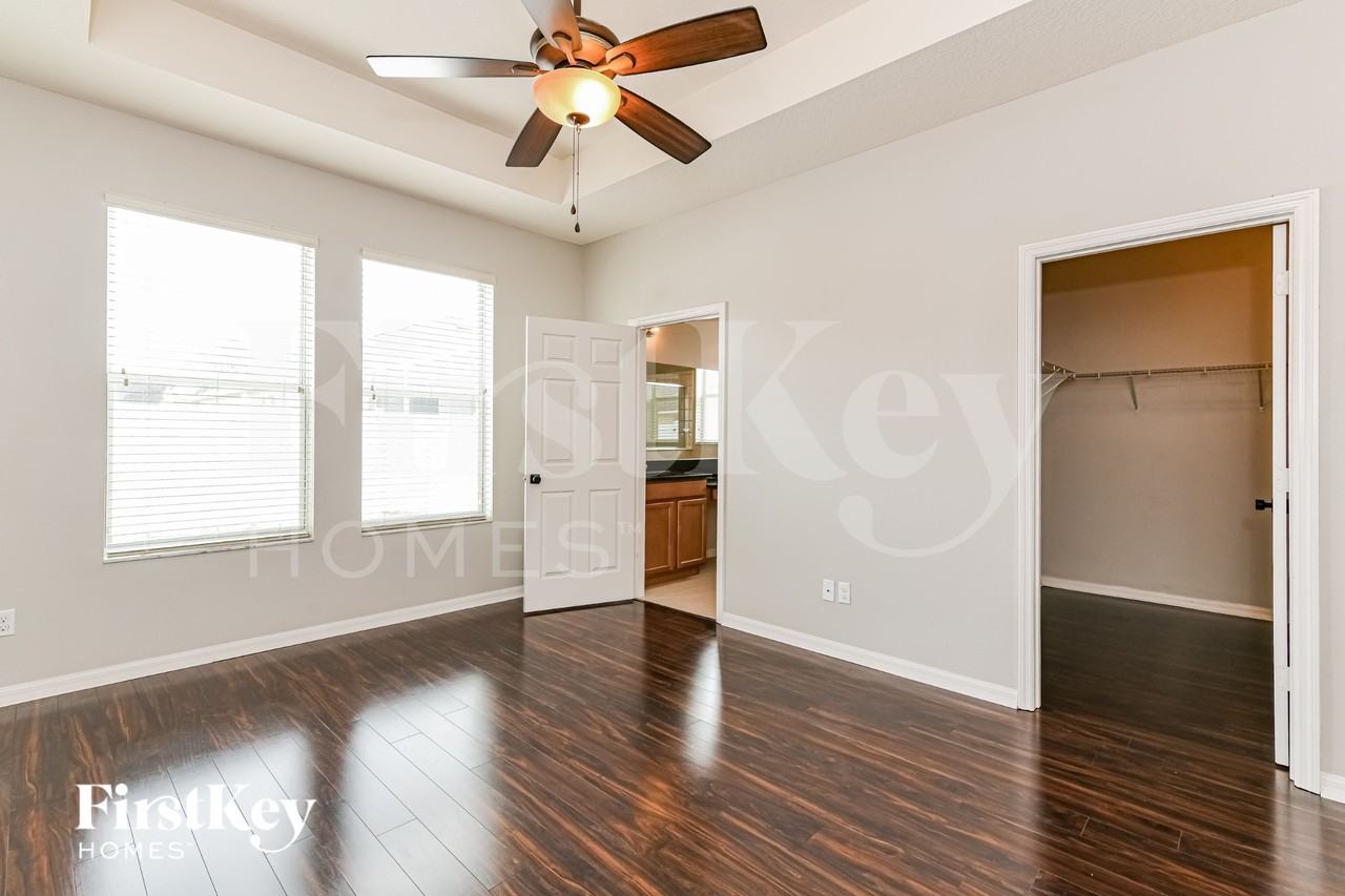 2716 Barclay Ln - Photo 7 of 16