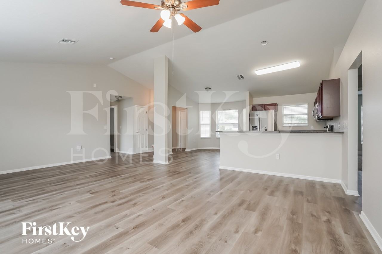 250 North Ave - Photo 4 of 16