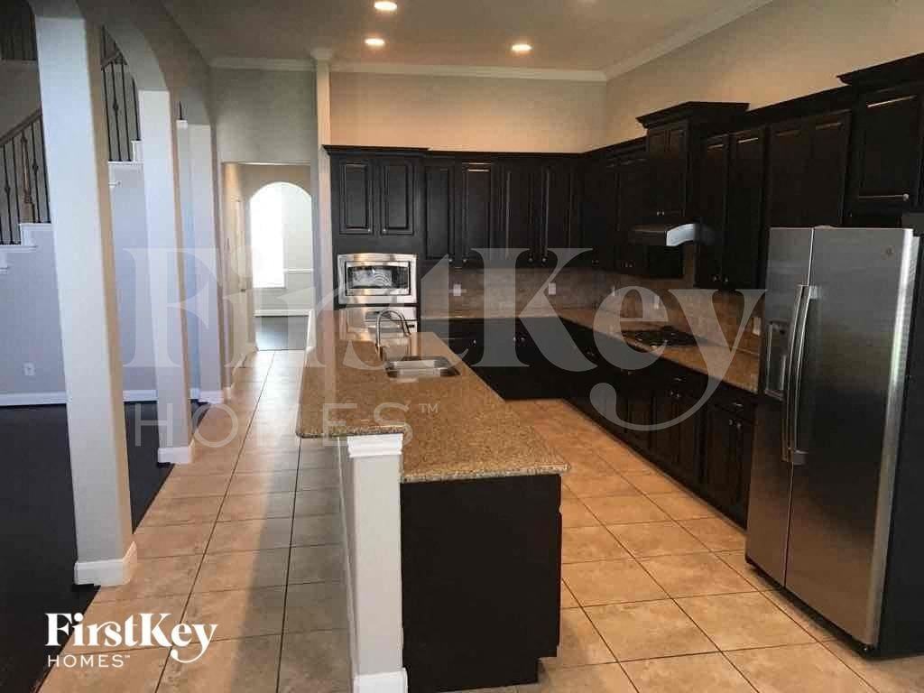 14623 Castle Cove Ln - Photo 3 of 24