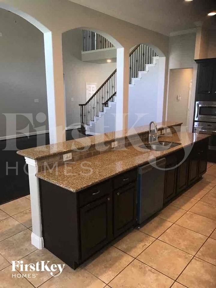 14623 Castle Cove Ln - Photo 4 of 24