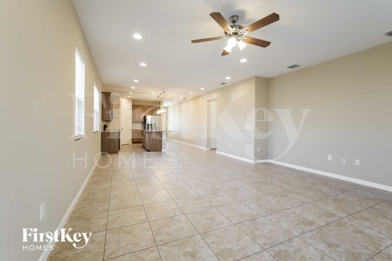217 Alford Dr - Photo 3 of 16