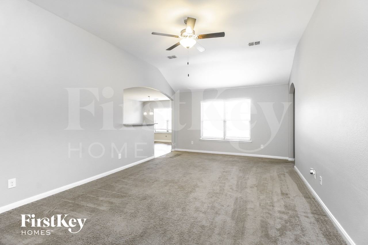 4122 Perch Dr - Photo 3 of 16
