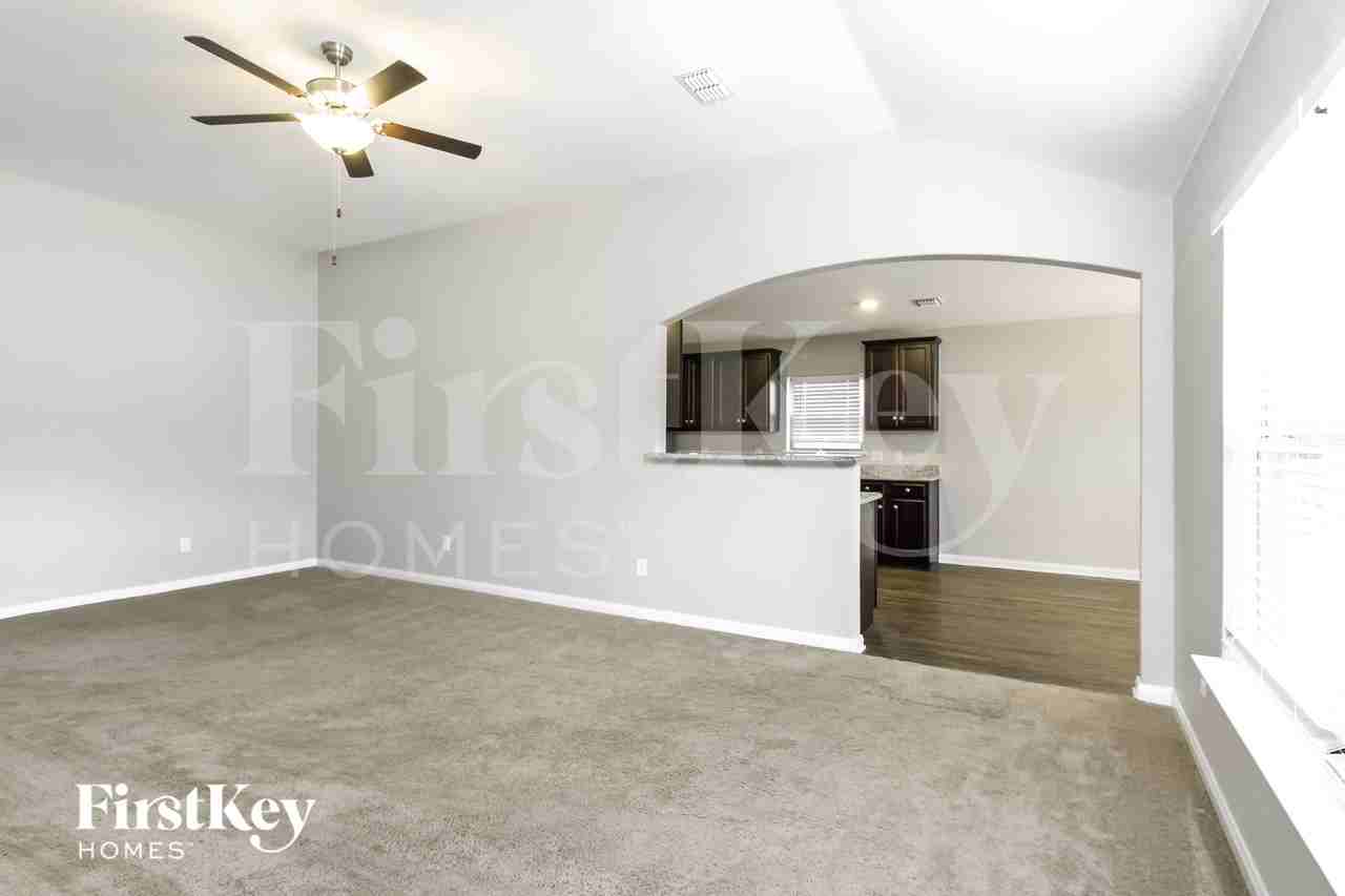 4122 Perch Dr - Photo 4 of 16
