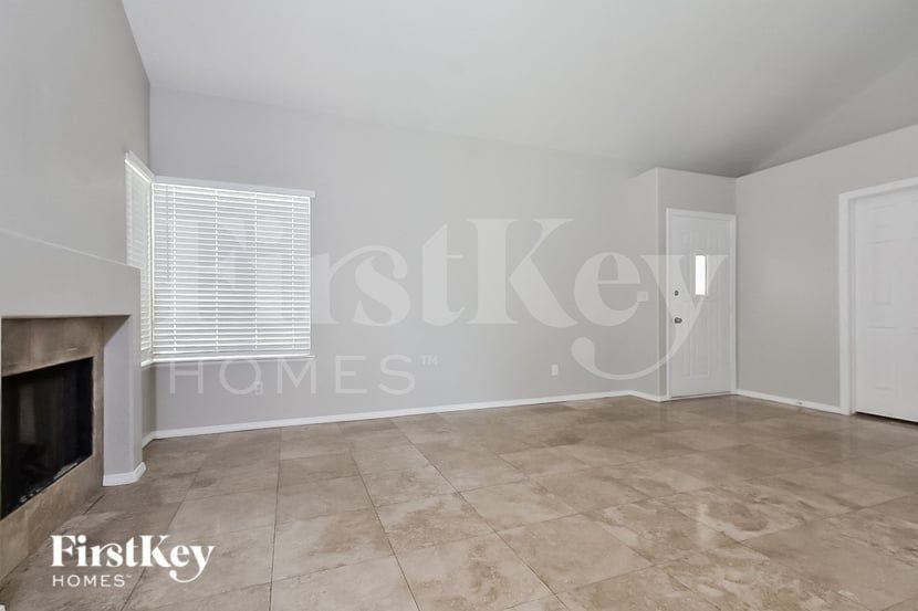 7829 Turtle Cove Ave - Photo 4 of 15