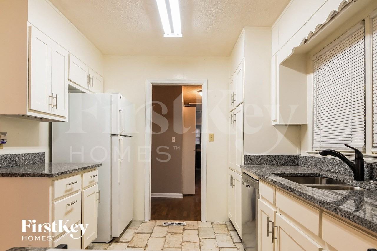 4245 Springdale Cir - Photo 7 of 14