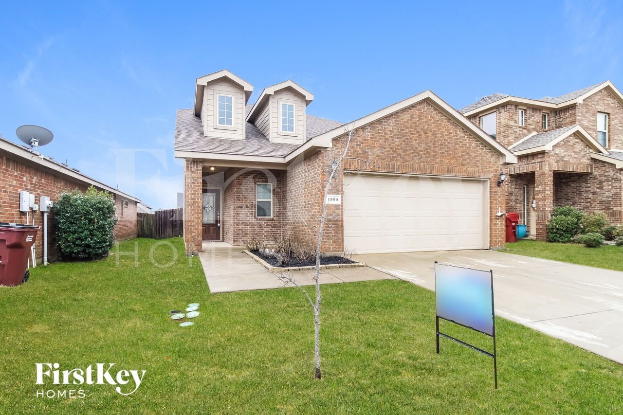 1309 Alder Tree Ln - Photo 2 of 19