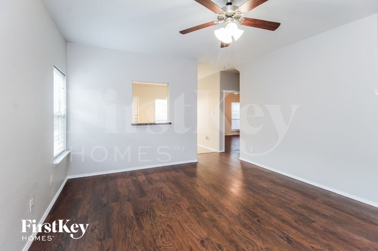 1309 Alder Tree Ln - Photo 5 of 19