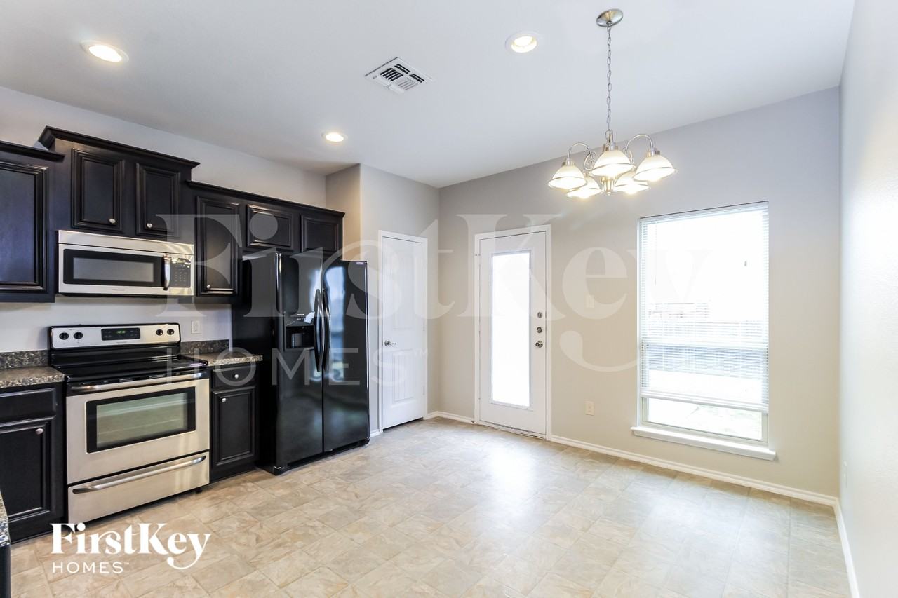1309 Alder Tree Ln - Photo 6 of 19